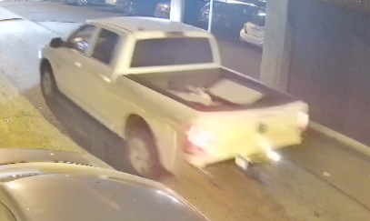 sarbrajskahlon's tweet photo. Vancouver PD are seeking help to locate graffiti suspects & their vehicle after Khalsa Diwan Society Gurdwara on Ross St was vandalized Saturday morning. Police believe a truck drove through the area around the time of the offense, b/w 4:00-4:30 a.m. on April 19. Two people, believed to be associated with the truck, were seen walking near the temple's front entrance. One was wearing a yellow cap, yellow jacket, & black pants. The other wore a grey hoodie & black pants. Any info should be reported to the VPD.