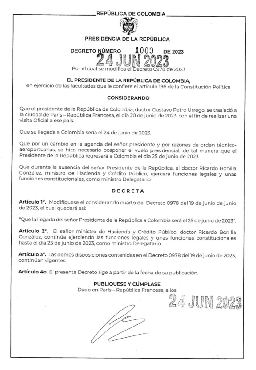 <a href="/andreapetro91/">Andrea Petro</a> Andrea el decreto 1003 de 2023 postpuso el regreso a Colombia por razones de agenda y técnicas.
Luego dijeron que fue por la reunión con Dassault Aviation.
Y ahora vos decís que por temas familiares. 

Alguien miente descaradamente