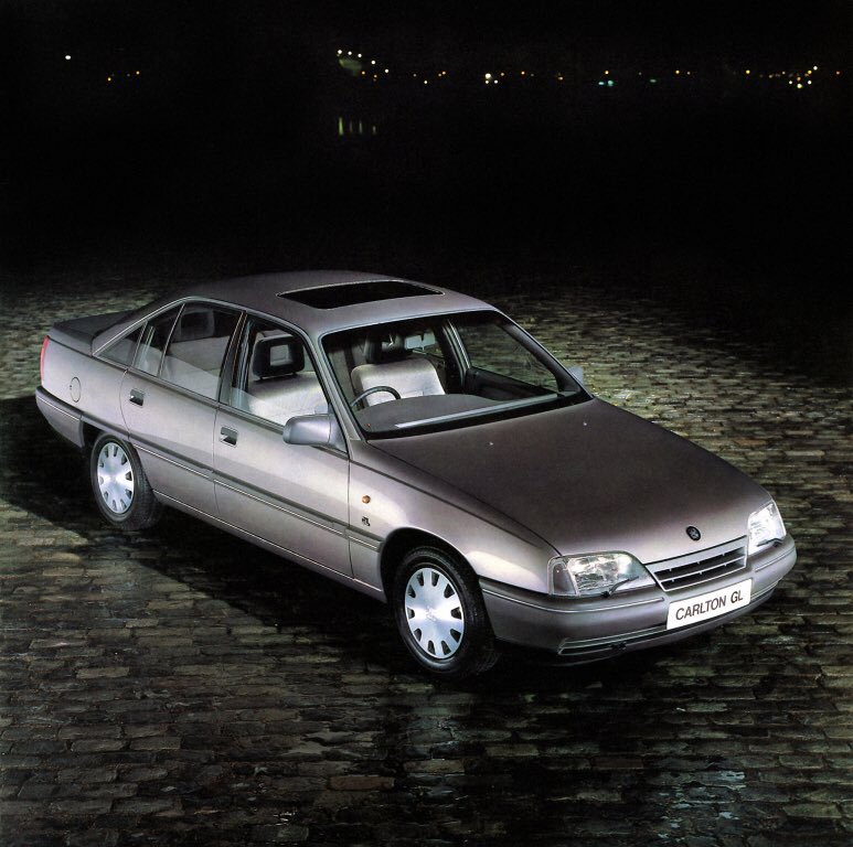 gsmales's tweet image. The Vauxhall Carlton - a car range that could do functional, cavernous, luxurious, fast and insanely fast during its production run. A shame so few of them are left. #Vauxhall #classiccars #1980s #1990s