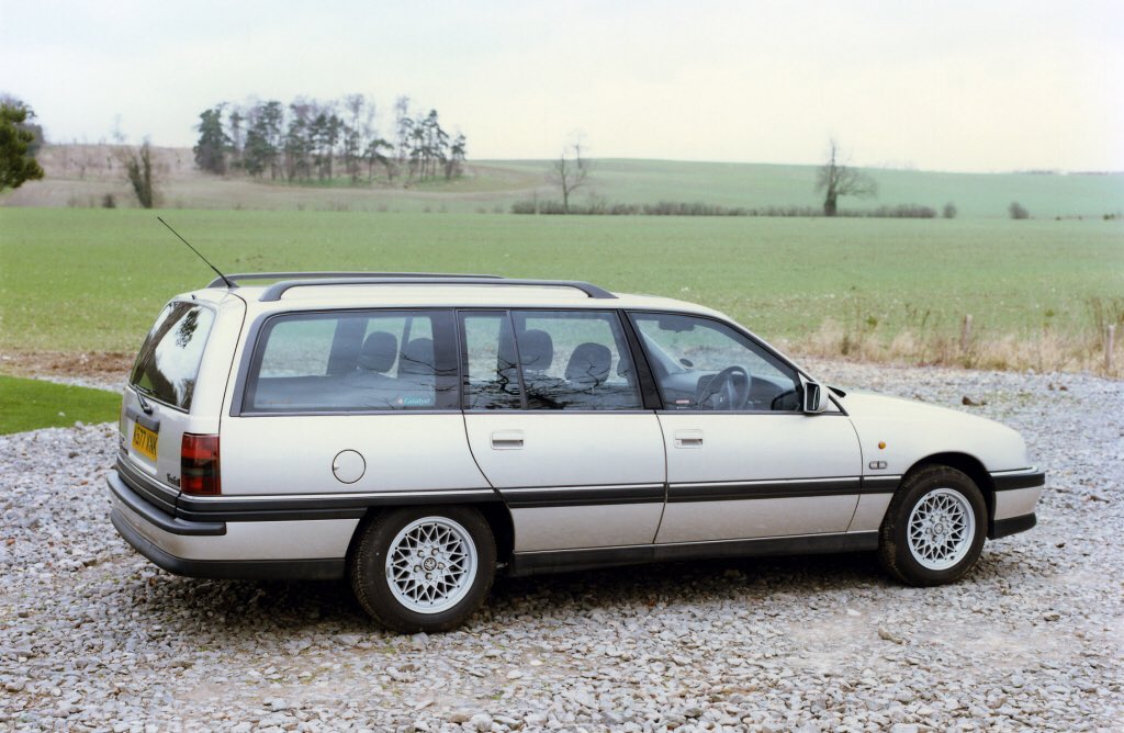 gsmales's tweet image. The Vauxhall Carlton - a car range that could do functional, cavernous, luxurious, fast and insanely fast during its production run. A shame so few of them are left. #Vauxhall #classiccars #1980s #1990s