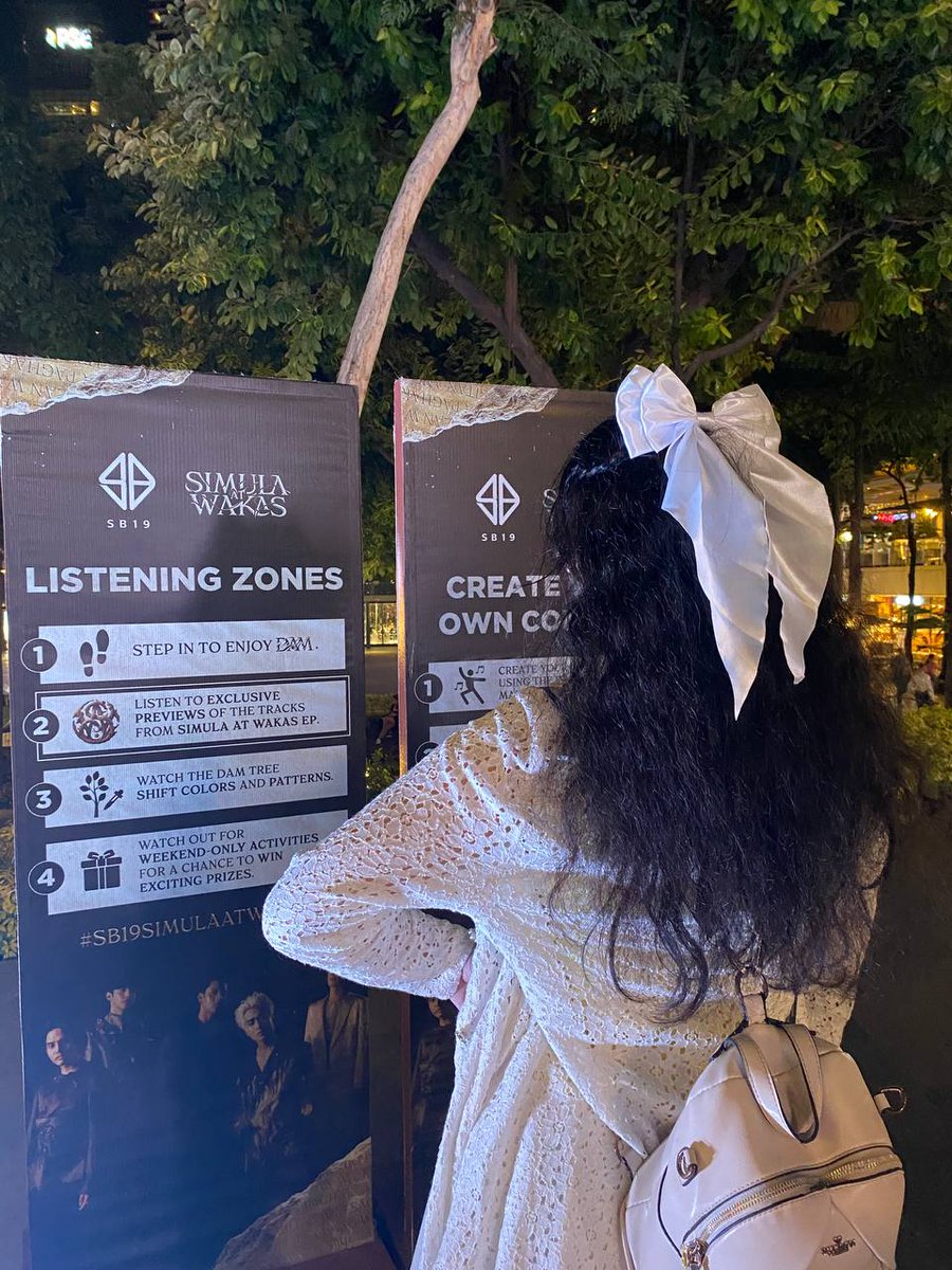 eiathecat's tweet photo. unplanned na pumunta kami sa bgc ng non-A'tin friends ko so โdi ko na rin naisip na hanapin yung spot na โto. fortunatelyyy, nadaanan namin at sobrang genuine ng shock & excitement ko. 5 years sa famdom pero para pa rin akong new fan matuwa huhu
@SB19Official #SB19
#DAMTreeinBGC https://t.co/YRwfdMZ5ht