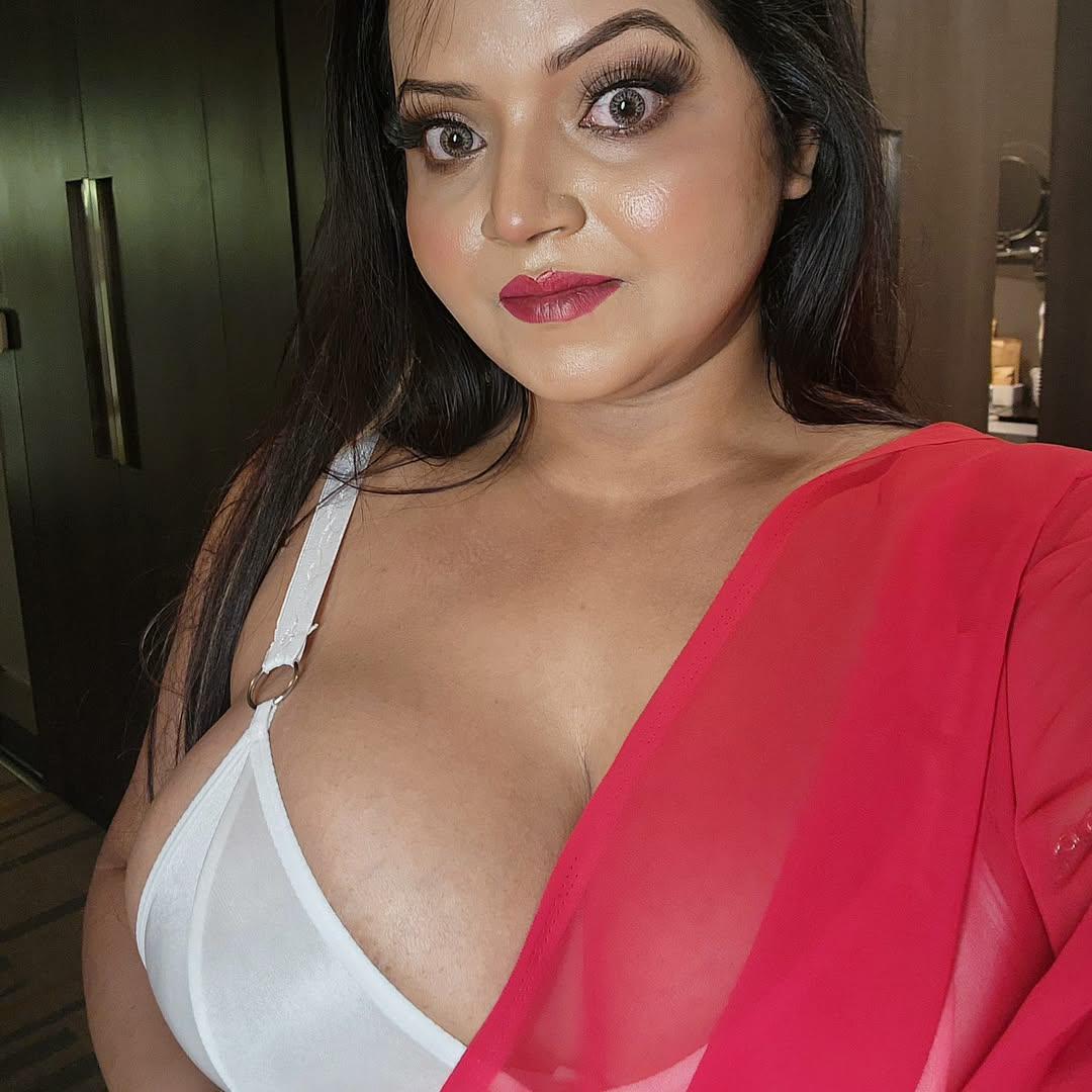 Queen_version2's tweet photo. ❣️
#bong #sexy #hotpic #fypシ #fypシviral #mood #photocontest https://t.co/wc7HHoDWmy
