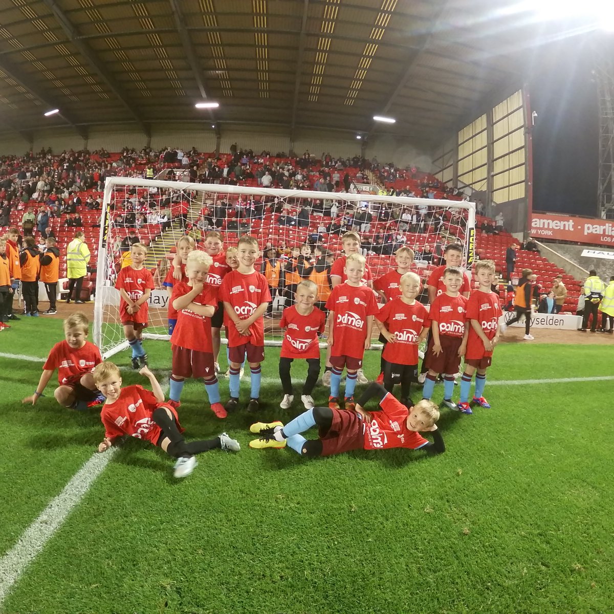 bfccommunity's tweet photo. As we gear up for @BarnsleyFC final home game of the season, we're taking a moment to look back at our incredible #HomeDebut programme.
โฝ An unforgettable opportunity for Barnsley's 7-year-olds to step onto the Oakwell pitch and score their first penalty at half-time!
A huge thank you to the Premier League Fans Fund and Palmer Construction for making it possible.
What a season itโs been roll on next year! ๐ดโช
#YouReds #BarnsleyFC #HomeDebut #Oakwell #PLFansFund @PLCommunities