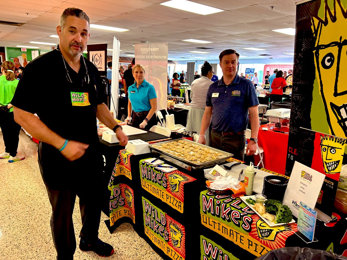 MDCPSOperations's tweet photo. Students moved through the First Annual Food Show with excitement and curiosity—exploring new flavors, learning about nutrition, and engaging with our amazing Food &amp; Nutrition team. A true feast for the senses! #MDCPSYourBestChoice #FuelingFutures https://t.co/VDQdc0W4G4