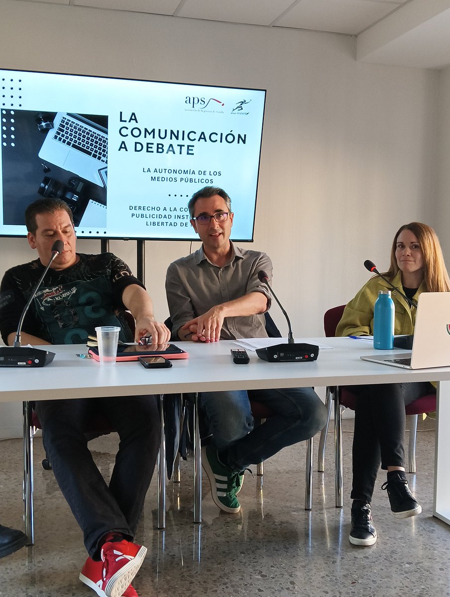 "Hay brechas cognitivas en el capitalismo de plataformas que hay que suturar con políticas democráticas"..Javier Moreno, <a href="/compoliticas/">COMPOLITICAS</a> <a href="/FIMarx/">FIM</a> <a href="/iuandalucia/">IU Andalucía🔻</a> <a href="/IzquierdaUnida/">Izquierda Unida🔻🇵🇸</a> <a href="/FCom_US/">Facultad de Comunicación, Universidad de Sevilla</a> <a href="/FrenteAmplioSE/">Frente Amplio de Sevilla (Plataforma)</a> <a href="/nanumon/">Daniela Ines Monje</a>