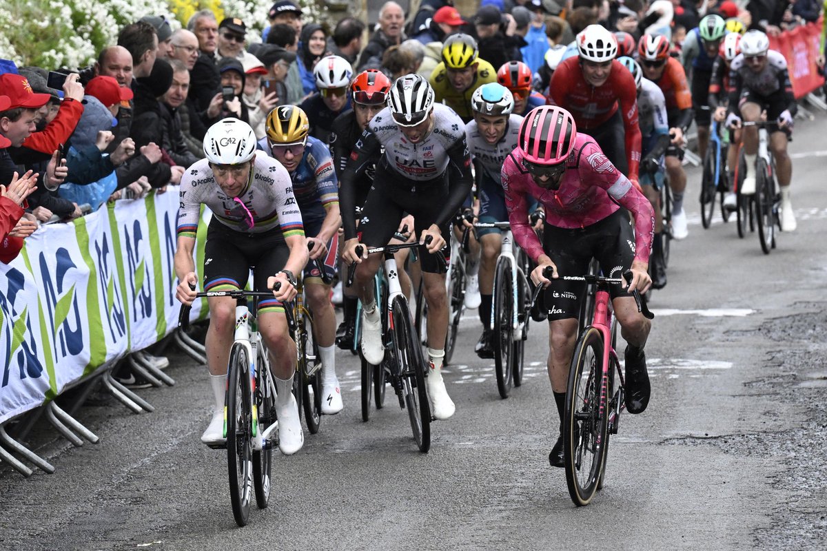 Team Bahrain Victorious (@bhrvictorious) on Twitter photo 🇧🇪 #FlecheWallonne
A great team display as <a href="/lennymrtz1/">Lenny Martinez</a> and <a href="/SantiagoBS26/">Santiago Buitrago Sanchez</a>, finished 4th and 6th respectively in a tough edition of <a href="/flechewallonne/">La Flèche Wallonne</a>
#RideAsOne #RideForGino
📸 <a href="/SprintCycling/">SprintCycling</a> 🇧🇪 #FlecheWallonne
A great team display as <a href="/lennymrtz1/">Lenny Martinez</a> and <a href="/SantiagoBS26/">Santiago Buitrago Sanchez</a>, finished 4th and 6th respectively in a tough edition of <a href="/flechewallonne/">La Flèche Wallonne</a>
#RideAsOne #RideForGino
📸 <a href="/SprintCycling/">SprintCycling</a>