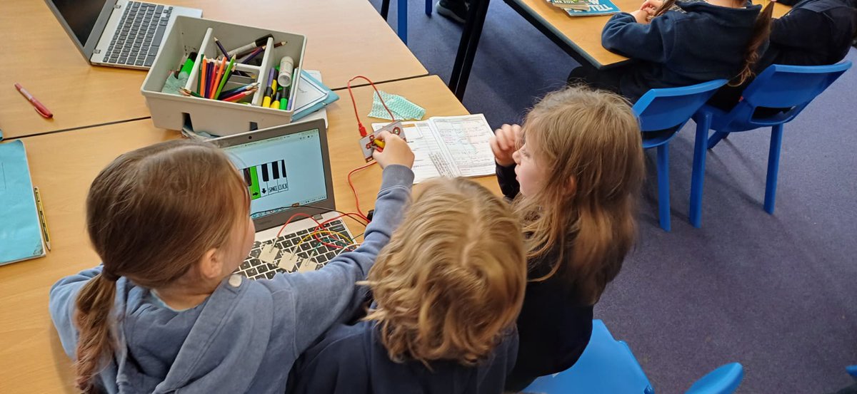 Conductive Music (@conductivemusic) on Twitter photo 🎶 CM team in Milton Keynes!
Miss Jones at Stanton with MicroBeats, Ms Yui jamming with Year 4 at Emerson Valley, and Mr Li at Great Linford Primary.
Thanks to all the fab students & teachers—and <a href="/MKMusicHub/">MK Music Hub</a>! 🙌✨ #MusicEd #STEAM 🎶 CM team in Milton Keynes!
Miss Jones at Stanton with MicroBeats, Ms Yui jamming with Year 4 at Emerson Valley, and Mr Li at Great Linford Primary.
Thanks to all the fab students & teachers—and <a href="/MKMusicHub/">MK Music Hub</a>! 🙌✨ #MusicEd #STEAM