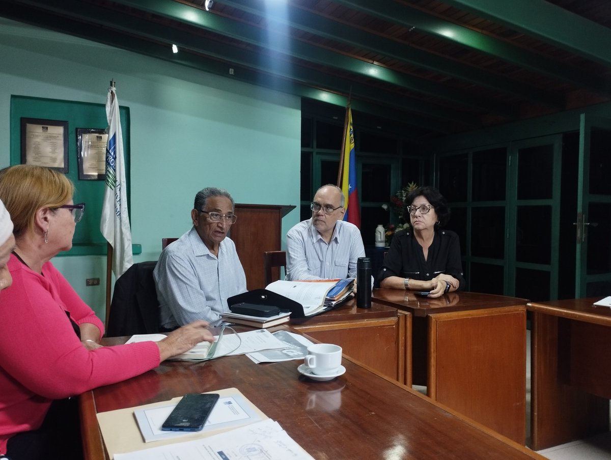 <a href="/FAPUV/">FAPUV</a> Ahora: reunión en APROUPEL Nacional con <a href="/ketsite/">kev</a> <a href="/gregorio_afonso/">jose gregorio afonso</a> de cara al primero de mayo 2025. <a href="/ASTA04041425/">ASTA ALIANZA SOCIAL DE TRABAJADORES DE ARAGUA</a> <a href="/_Provea/">PROVEA</a> <a href="/APUCV/">APUCV</a> <a href="/jesuselorza/">Jesus Elorza</a> <a href="/niumanp/">Niuman Antonio Páez</a> <a href="/LucenaFreddy/">Freddy david lucena</a>