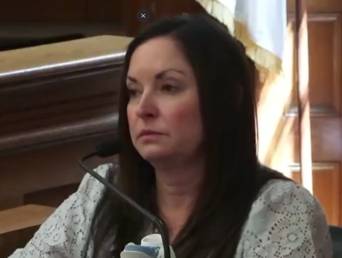 On this special lunchtime edition of the Readathon, we break down what happened when Kerry Roberts took the stand today.  #KarenRead #karenreadtrial patreon.com/posts/readatho…