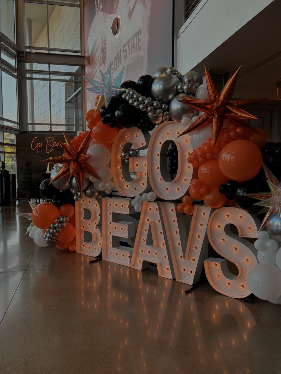 BSchmidt2026's tweet photo. Thank you so much to @BeaverFootball for having me out!! I had a great time talking with @coachmcriner and @CoachJChristian and seeing all of the facilities! I can’t wait to keep this process going!🟠🦫
@Coach_Bray @GametimeRC @SOAZFootball @JavierJMorales @CodyTCameron @MicaMountainFB @Riggo4456 @ZimmermannWyatt