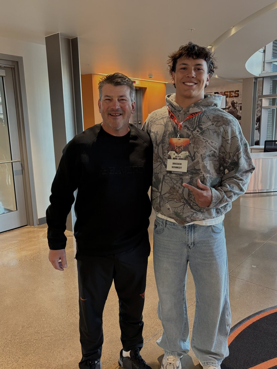 BSchmidt2026's tweet photo. Thank you so much to @BeaverFootball for having me out!! I had a great time talking with @coachmcriner and @CoachJChristian and seeing all of the facilities! I can’t wait to keep this process going!🟠🦫
@Coach_Bray @GametimeRC @SOAZFootball @JavierJMorales @CodyTCameron @MicaMountainFB @Riggo4456 @ZimmermannWyatt