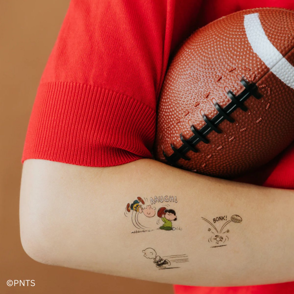 Get in the game with PEANUTS ⚾️

Our Tattoo Sheet features all your fave characters and tons of iconic sports moments from the world-famous comic strip. 

Which is your favorite?

#tattly #temporarytattoos
