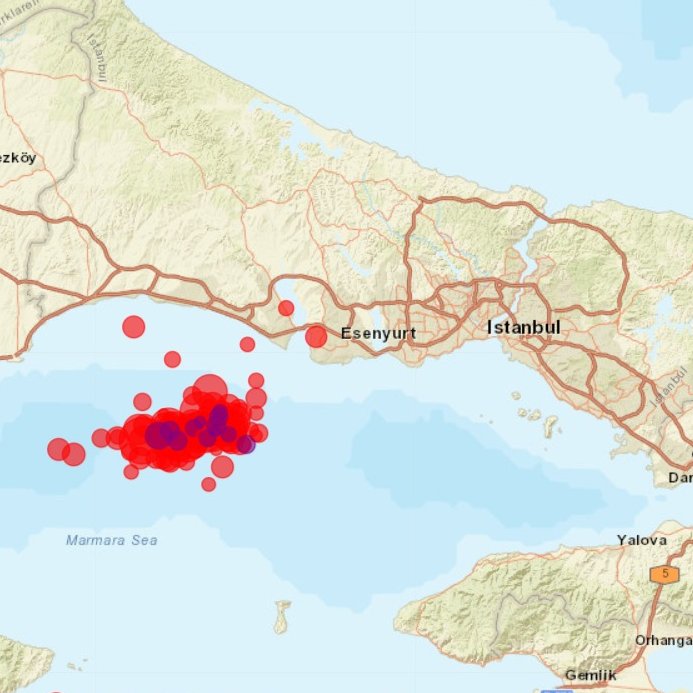 bosunatiklama's tweet photo. Ekrem İmamoğlu: "19 Mart'ta yapılan darbenin maliyetiyle 1 milyon yapı yenilenebilir ya da yeniden inşa edilebilirdi.

Bir hiç uğruna yaktıkları bu parayla bu güzel insanlar için neler yapılabilirdi bir hayal edin." https://t.co/W3DqAaFMs0