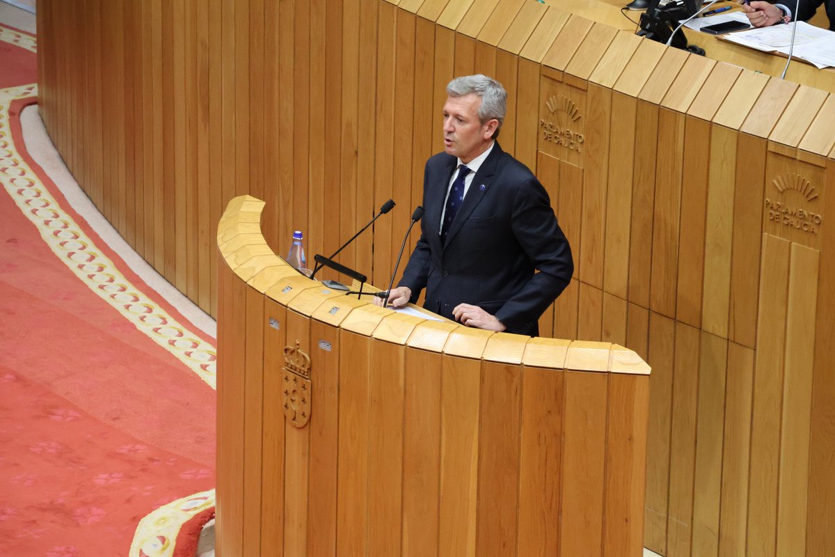 Par_Gal's tweet photo. 📌Réplica do presidente da Xunta @AlfonsoRuedaGal aos portavoces dos grupos parlamentarios
#DEAGalicia25 
Emisión en directo:
📽️https://t.co/1NUyvuZzrB https://t.co/CAxoEEIp09