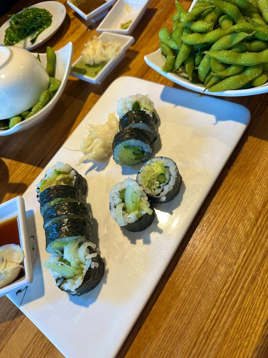 verava1or's tweet photo. It’s always a special day when I get sushi 🥰🍱 https://t.co/jf6bJuuYUI
