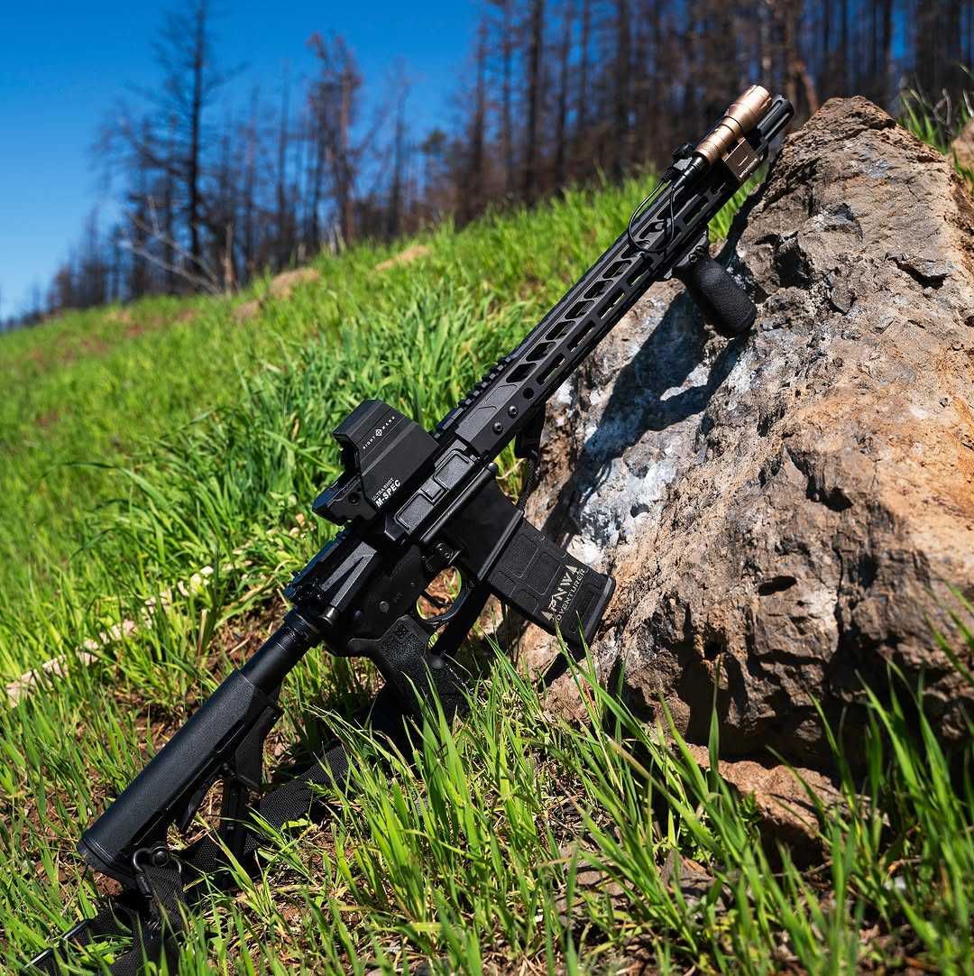Sightmark's tweet photo. Zero doesn’t mean much—unless it holds through thousands of rounds. The M-Spec Pro does. Every. Single. Time.
What do you prefer to mount your Sightmark's on?
📸@the.pnw.adventurer

#Sightmark #Mspec #MakeYourMark https://t.co/Zf38abQ7kp