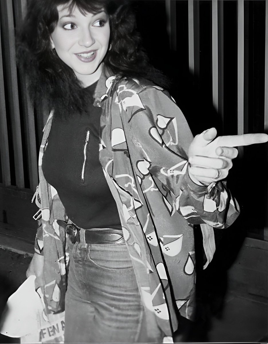 Kate created a "full moon recording system" for "Aerial" . "She only recorded vocals during full moons, using a mic wrapped in black silk, hanging from an apple tree"

For "Pi," she sang the numbers at 3:14 AM; a synth, synced to her tea’s temp, generated the decimals

#KateBush