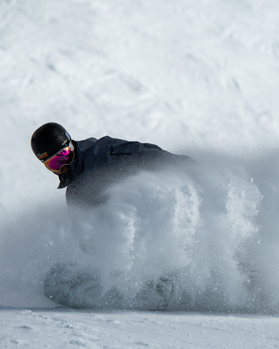 nonstopsnow's tweet photo. From @hase_on_the_hill's viewfinder with coach Marc and co.⁠
⁠
Level up, learn from the best pros, and meet an epic crew of new mates. Scope our instructor courses from 3-11 weeks for 25/26 via https://t.co/clr2dl5u4d. https://t.co/uhEuQcZhot