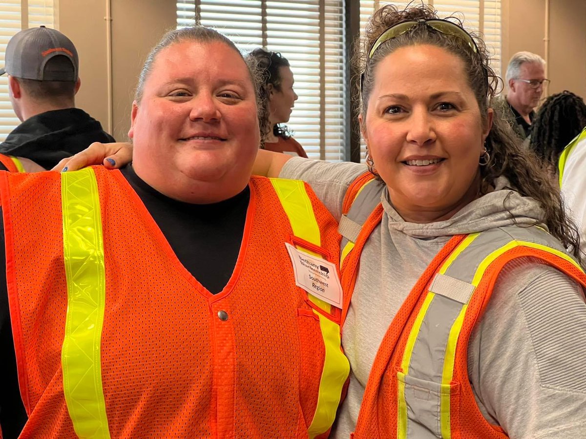 wsdot_southwest's tweet image. It’s #GoOrangeDay for #NationalWorkZoneAwarenessWeek 🦺

The people in the orange vests are more than workers—they’re parents, friends, neighbors &amp;amp; even animal rescuers. 

They all deserve to get home safe, every day.

You can help by slowing down &amp;amp; staying alert in work zones.