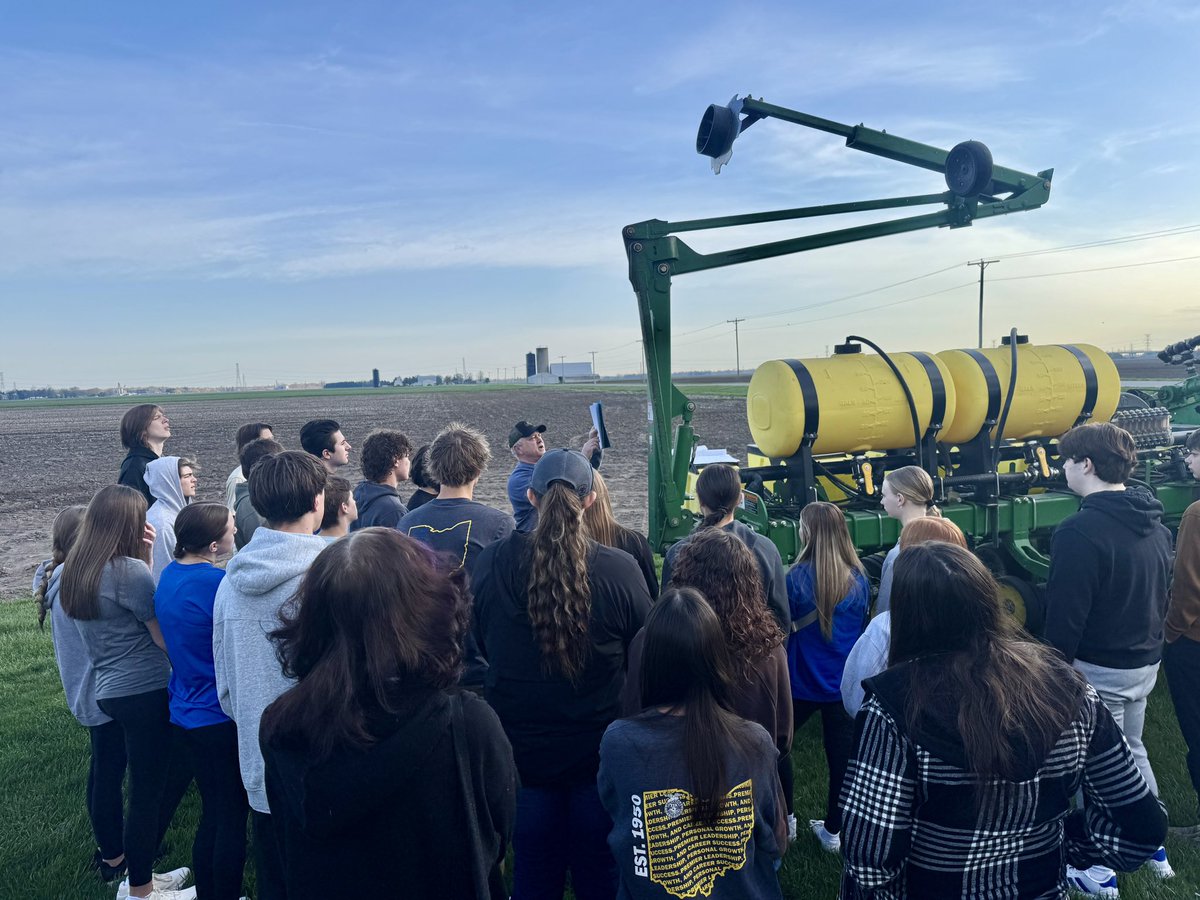 anthonywayneffa's tweet photo. FFA members spent the day touring around the area for the “Ag in the 419” field trip. Stops included Weimer Farms, Oak Opening Metropark, Bracy Gold Ranch, &amp; Fifth Third Field. It was fun to see the variety of agriculture in the “419” on this beautiful day ☀️ https://t.co/w2BlTPsQ68
