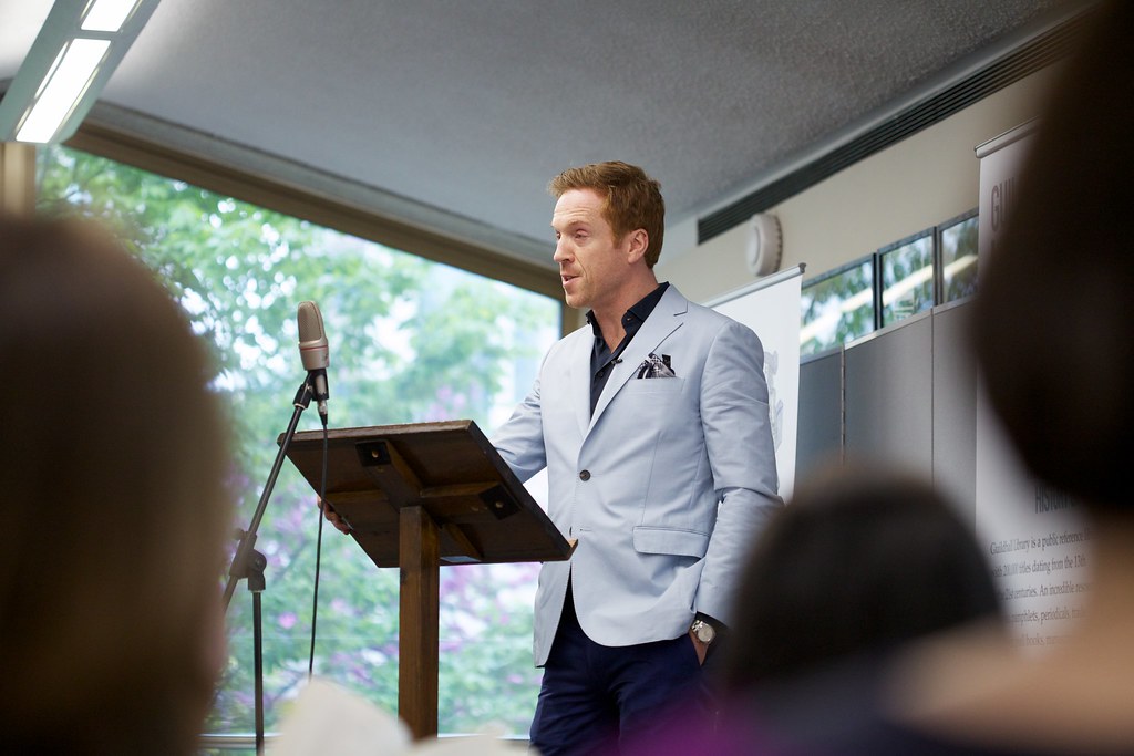 FanFunDamian's tweet photo. Throwback Thursday! Did you know #DamianLewis kicked off #ShakespeareDay celebrations reading the great man's first 5 sonnets back in 2014? Come join the party here https://t.co/gsqiHzGGTn #DamianLewis #Shakespeare #ShakespeareSonnets #GuildhallLibrary https://t.co/bkBut7XNR5