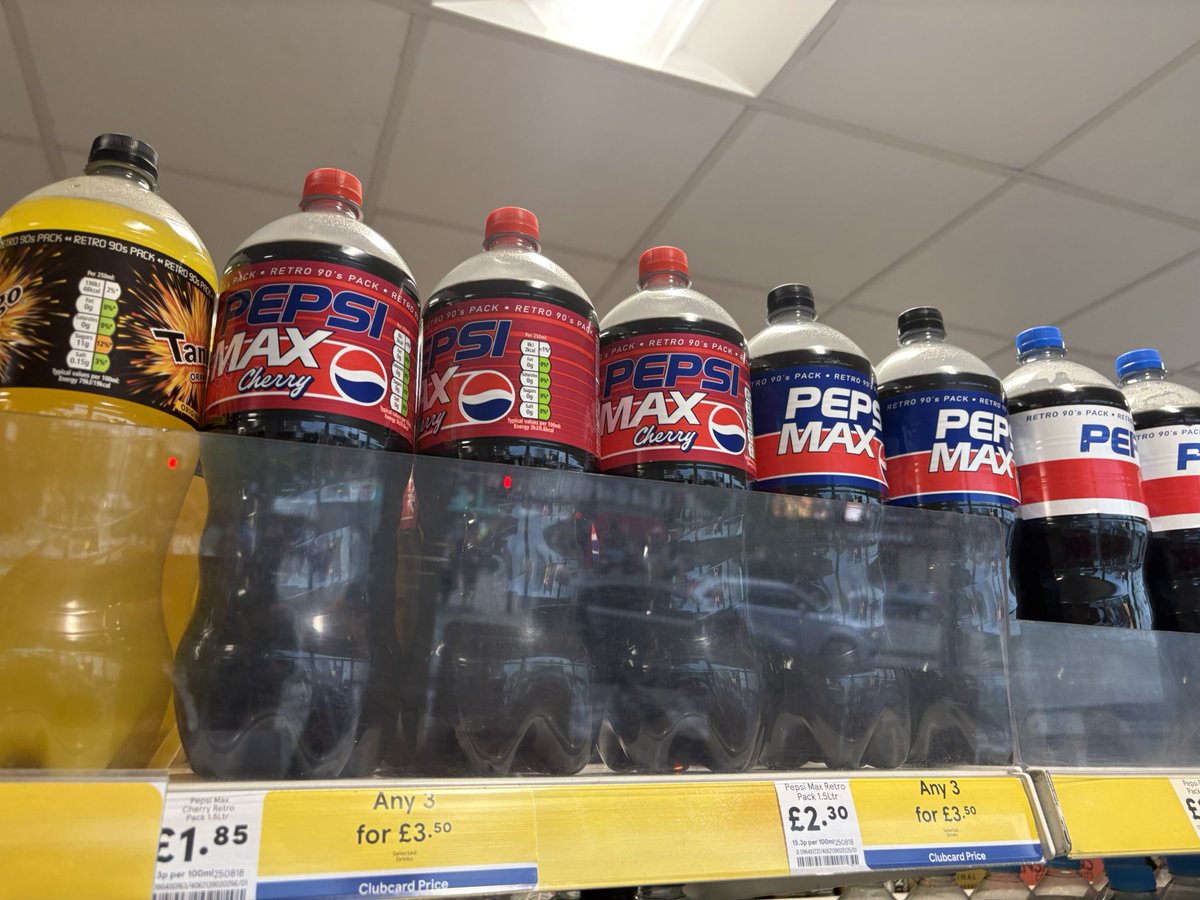 zachariahassler's tweet photo. Love the retro pop in Tesco #tesco #retro #pepsi #pepsimax #7up #tango #90s #clubcard #drinks #tescoclubcard https://t.co/ye1r1Zgb3y