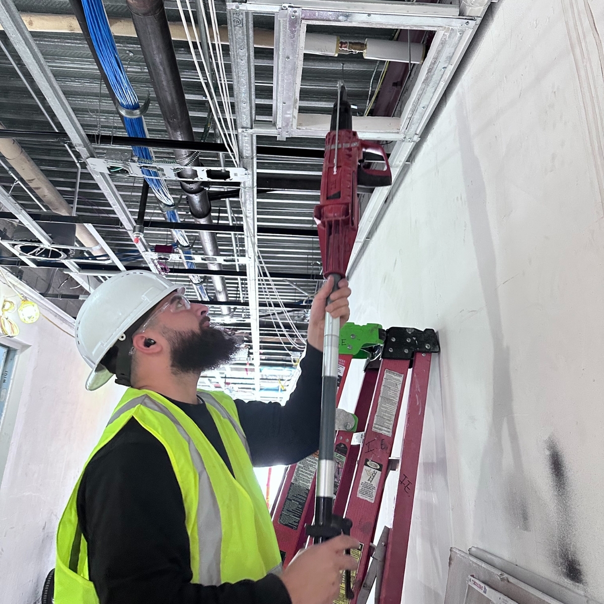 IntegElec's tweet image. Excited about our progress to enhance patient safety and connectivity at @CommunityMed! 💻🔒 Our team recently completed a major tech upgrade, paving the way for top-tier life-safety and communication systems.