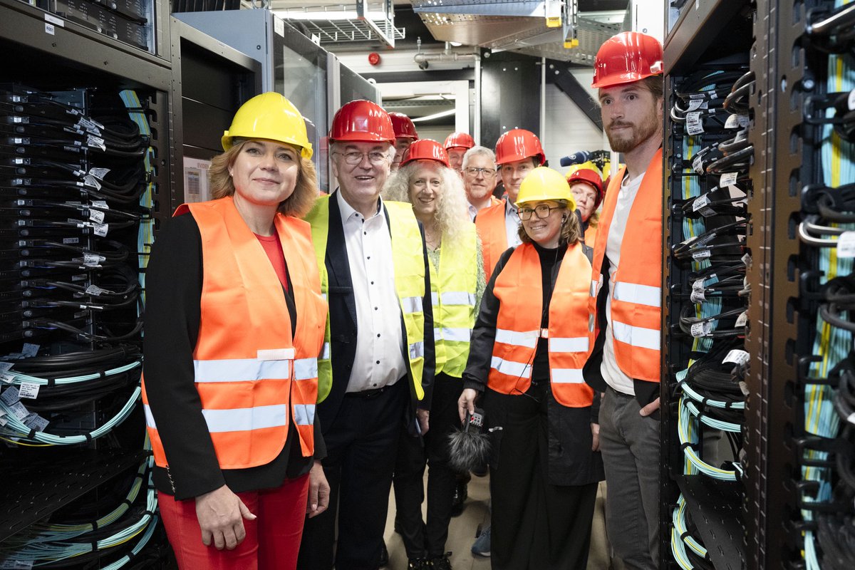 It was an honour and pleasure to visit today the Jülich Supercomputing Centre as it prepares to host an AI Factory. This visit marks one of my first stops on my #AIfactorytour