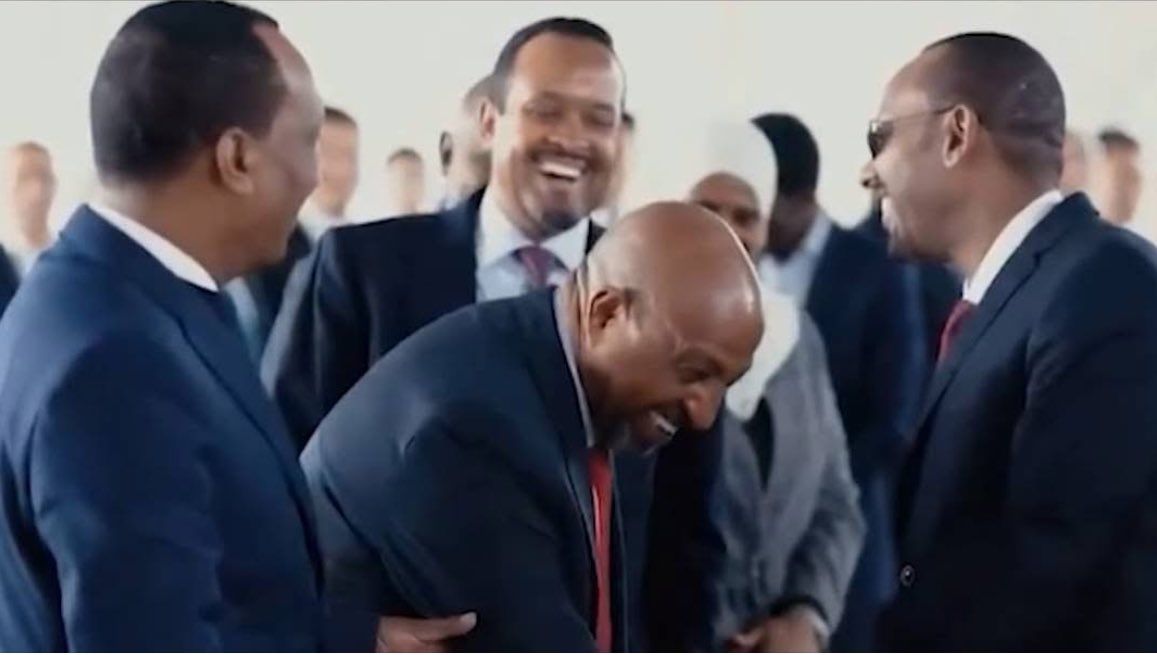 የወደቀ! ጢናሚናው የወጣ መንግስት (Failed state! ) እየተባሉ! ብልፅግናዎች ካዛንቺስ  ይሉናል!

ከጌጥ በፊት ሰላም! ህገ ስርአት! 

የኦሮሙማው የገዢ መደብ በሀብት መበልፀግ የጥቂቶች መበልፀግ እና መደርጀት ነው::
ያለህግ የዘረፋሁዋቸው የት ወደቁ?!