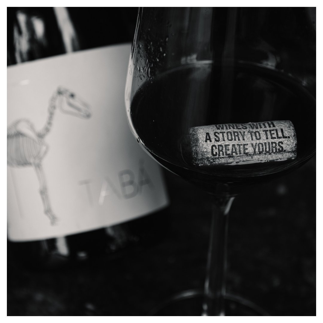 “La belleza está en el interior”, nos repiten. TABÁ hace en su exterior un homenaje a nuestro interior, el que nos mueve a todos.
.-
“They say beauty is on the inside.” TABÁ pays tribute on the outside to what drives us on the inside.