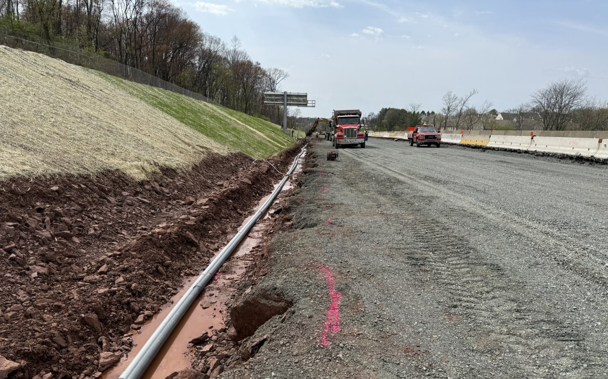 511PAPhilly's tweet photo. Paving begins this spring on the eastbound side of U.S. 422 under Stage 2 of PennDOT’s $83.6 million Section M1B project to reconstruct and improve 2.1 miles of the highway in Lower Pottsgrove Township, Montgomery County. Learn more: https://t.co/ULtYsesmPk #US422 #Route422 https://t.co/zIoqep6fd3