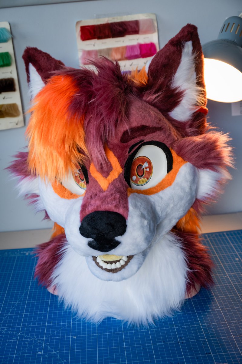 HybridLFursuits's tweet image. A new fox joins the family today! Say hello to Kaï !
Thanks to @prerayd !
#fursuit #fursuitmaker