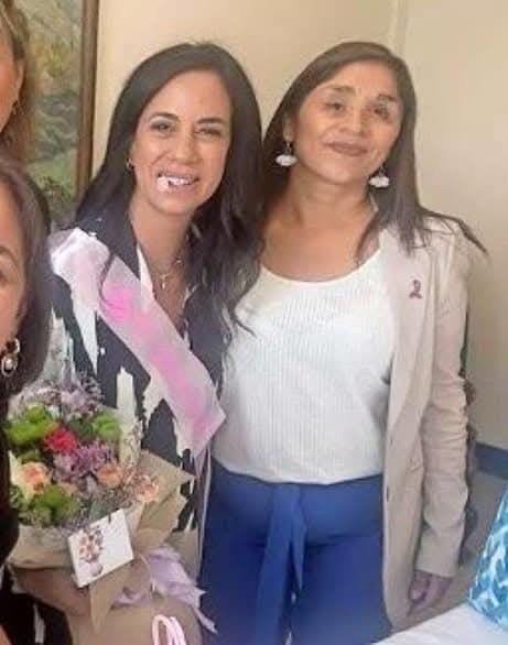 Esta es la traidora <a href="/paulinanu/">Paulina NuñezUrrutia</a> que se atreve a criticar a <a href="/joseantoniokast/">José Antonio Kast Rist 👍🇨🇱</a>. Ya sabemos de que lado está