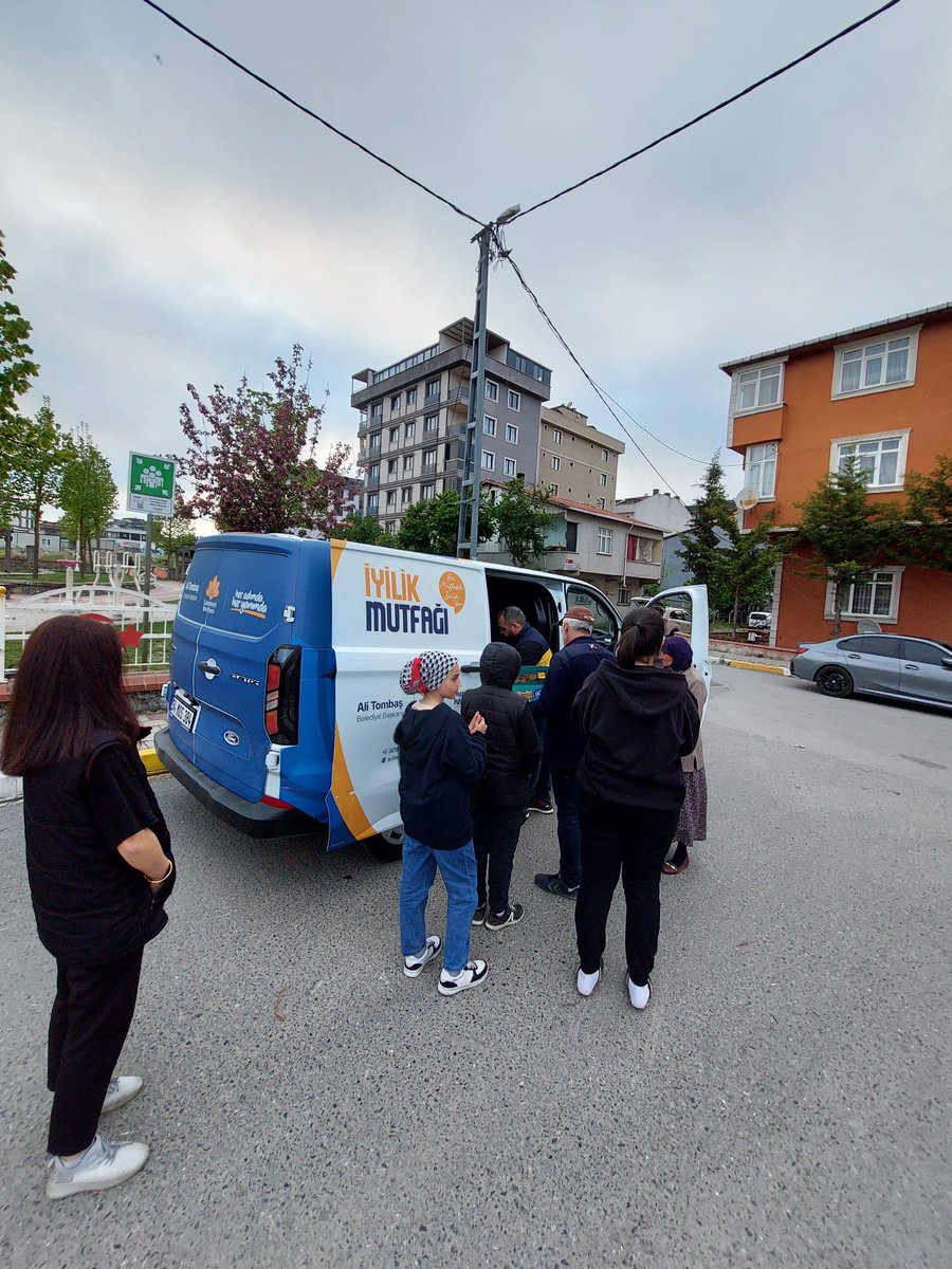alitombastr's tweet photo. Mobil ikram araçlarımızla sahada hizmetinizdeyiz. https://t.co/gloyGueLLY