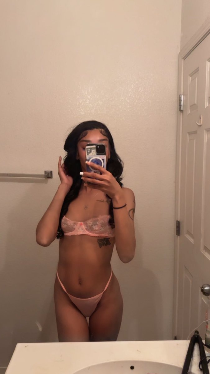 akingsdestiny's tweet photo. check my new post 👅 https://t.co/ErZ9Vj5ddu https://t.co/N5nWBWp9r4