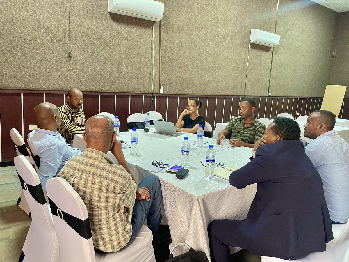 UNAIDSET's tweet photo. As part of the Country Consultation for the Global AIDS Strategy 2026–2031, group discussions were held to assess and identify thematic priorities aligned with established criteria’s.

#globalaidsstrategy #strategicplanning #hivresponse https://t.co/3viIvKNqK6