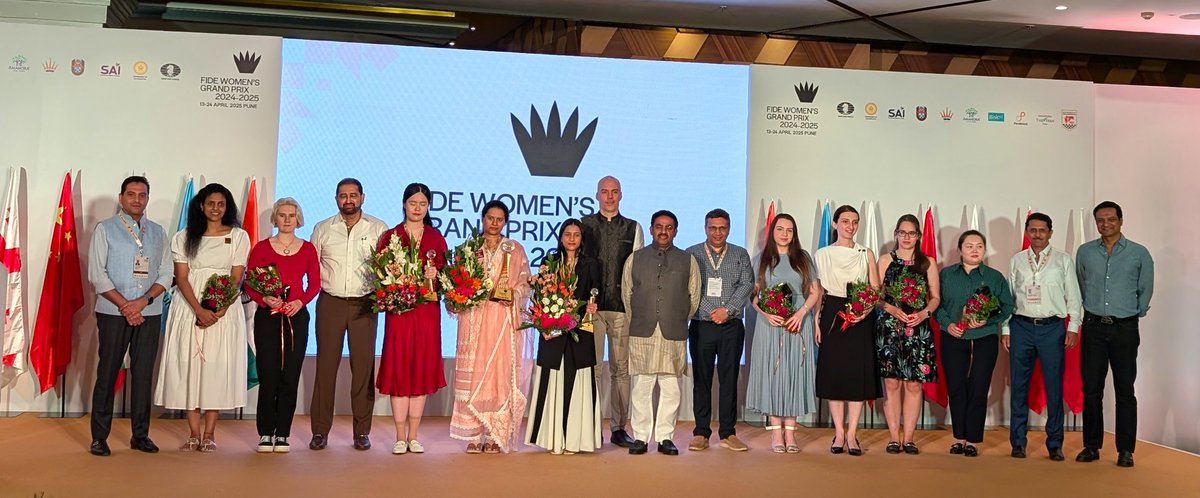 Koneru Humpy wins FIDE Pune GP, Divya Deshmukh third

Top 3
🥇GM @Humpy_Koneru 🇮🇳 7/9
🥈GM Jiner Zhu 🇨🇳 7/9
🥉IM <a href="/DivyaDeshmukh05/">Divya Deshmukh</a> 🇮🇳 5.5/9

📷Shahid Ahmed