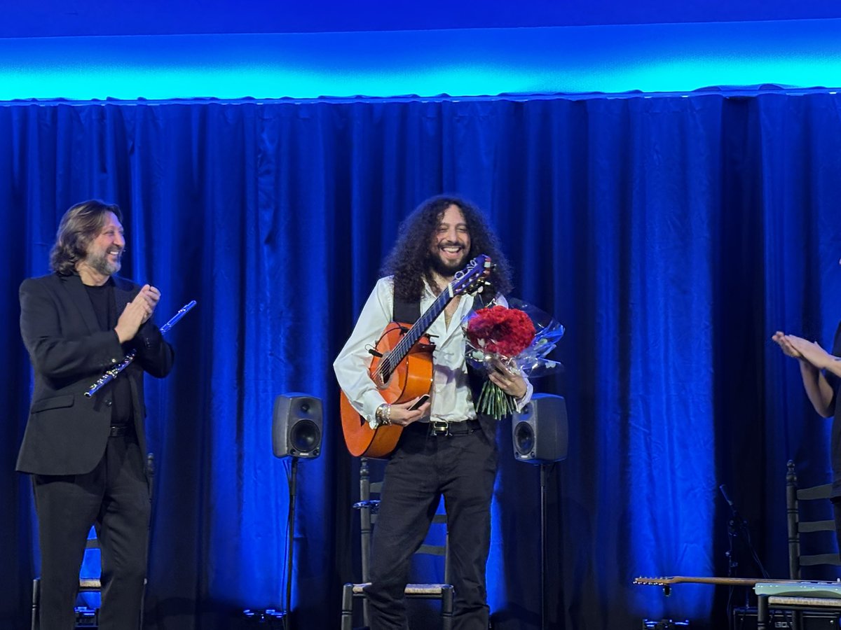 Ayer inauguramos el XXV Festival Flamenco “Tío Luis, El de la Juliana” con la actuación de Joni Jiménez, sin duda una de las futuras grandes figuras de la guitarra flamenca. 
El festival continúa esta semana con grandes artistas.

#festivalflamenco #TioLuisEldelaJuliana