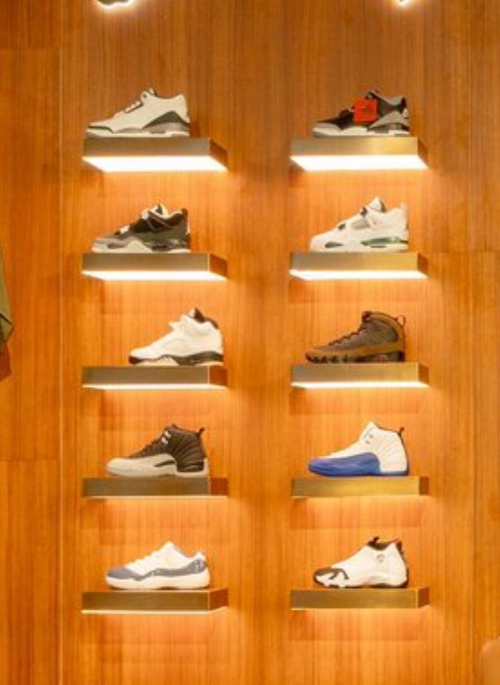 EldenMonitors's tweet photo. @houseofheat @ShoePalace 👀 https://t.co/Eg3pLAkdTz