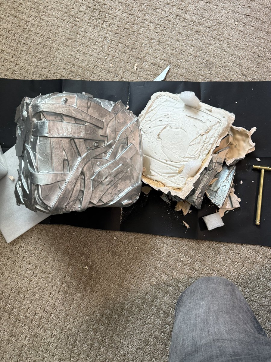 Marcodmeatball's tweet image. Shoutout to @Rusty_Rabbit_EN for sponsoring a video on the channel and sending this amazingly fun to break open care package. Try the game out for yourself! It’s out now on Ps5, Steam and Nintendo Switch!
