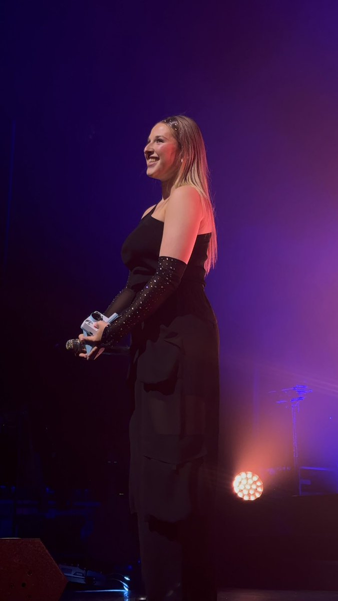 sarah ⭐️ (@sarahfeatstarac) on Twitter photo 