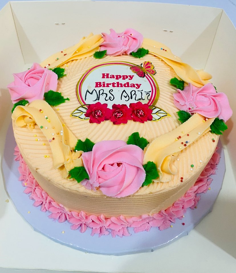 tinuoye18's tweet photo. Your one stop shop for Cakes for all events.
Order Line: 08062789113( Call/ WhatsApp)
Location: 44 Ikosi Road Shopping Mall, Ikosi Ketu, Lagos.
IG: @fundelight18 https://t.co/MN35wDhDj6