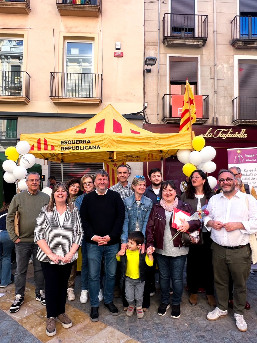 🌹 Fins aquí el Sant Jordi d'enguany!

📚 Esperem que hàgiu regalat i rebut moltes roses i molts llibres. Fins l'any que ve!

#SantJordi2025