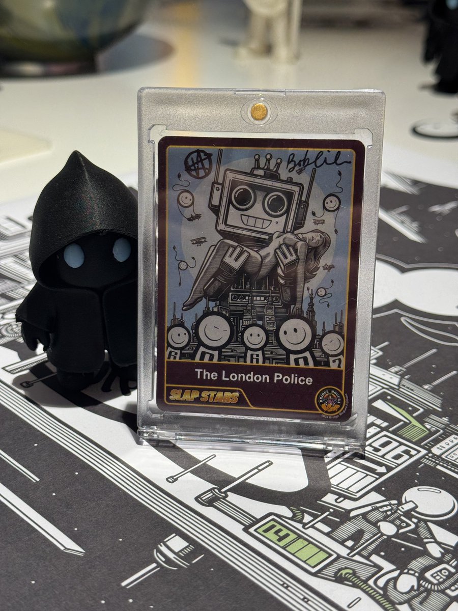 We are giving away a signed The London Police card, randomly given away to a degen collector by just joining our discord at; discord.gg/suye good luck!