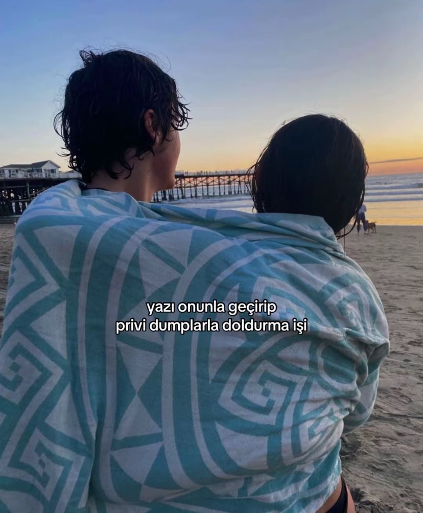 Alya (@alyareckles) on Twitter photo 