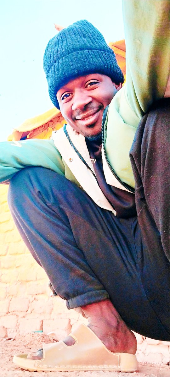 - اللهم سروراً يستقر في القلب وقراراً
مكيناً ولطفاً ينعش أرواحنا ويُسقينا