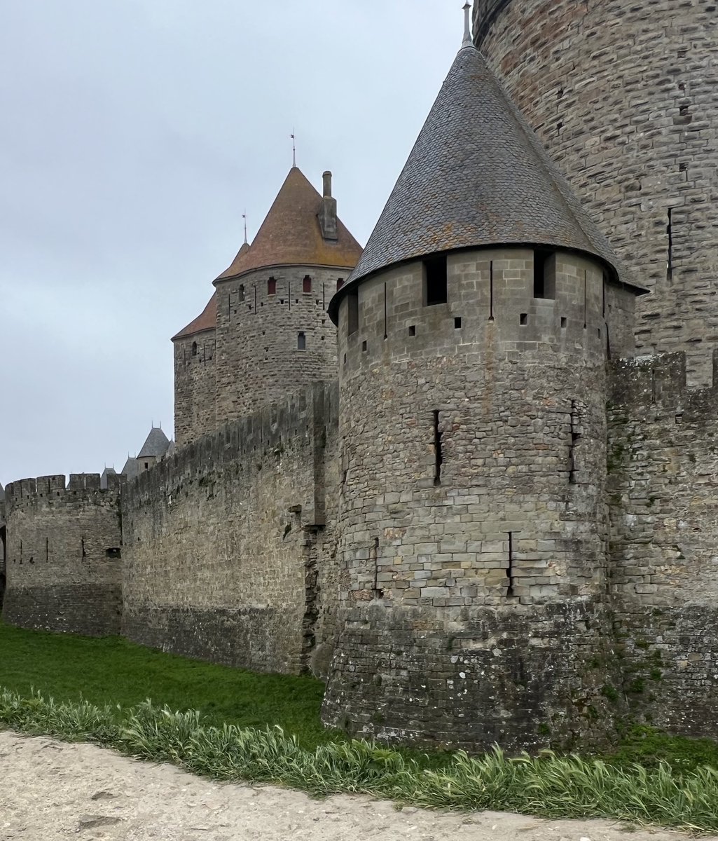 How on earth does anyone consider the uk 🇬🇧 as world beating. Here I am in Carcassonne with zero pot holes, cheap car charging, no rammed roads &amp; 19°C. Britain needs decorating &amp; her people need &amp; deserve better care.