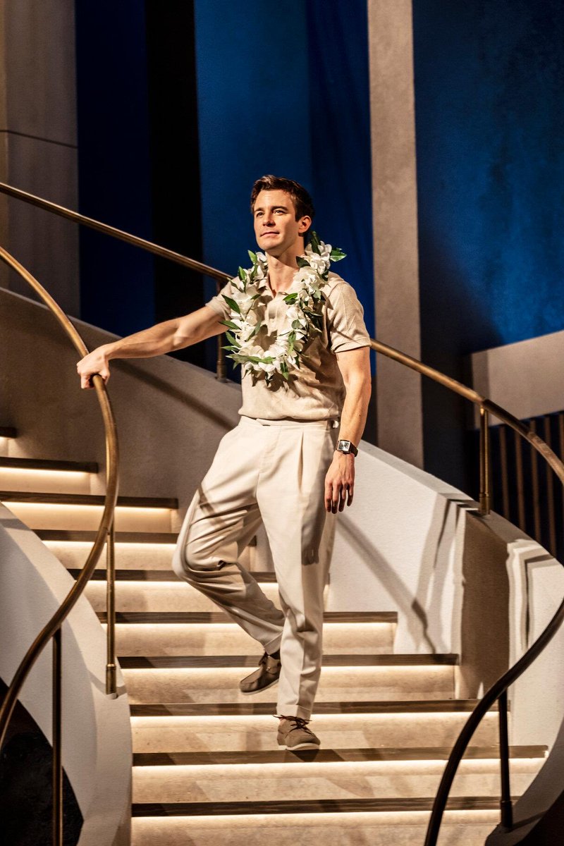 𝘭𝘶𝘬𝘦 𝘵𝘩𝘰𝘮𝘱𝘴𝘰𝘯’𝘴 𝘨𝘭𝘢𝘴𝘴𝘦𝘴 ྀི tweet media