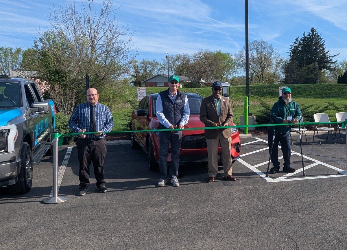 On April 22, 2025, MVRPC and project partners, plugged in the first electric vehicle at the newly constructed Level 2 charger available at the Trotwood Branch of the Dayton Metro Library. 

mvrpc.org/news/general-n…