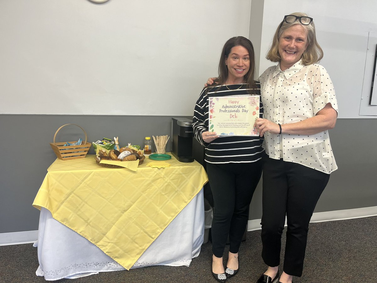 HollyFTweets's tweet photo. Today we celebrate #AdministrativeProfessionalsDay! I’m blessed to have the support of this incredible woman every day! Deb, thank you for being a partner in moving the mission of @TheSalArmyCTRI forward. Happy Day! #DoingTheMostGood https://t.co/bHftaq8G22